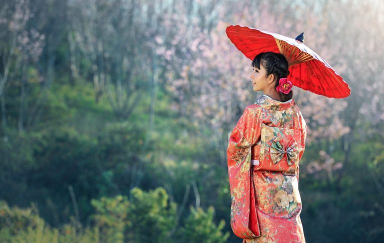 outdoor-person-people-woman-street-rain-1271249-pxhere.com