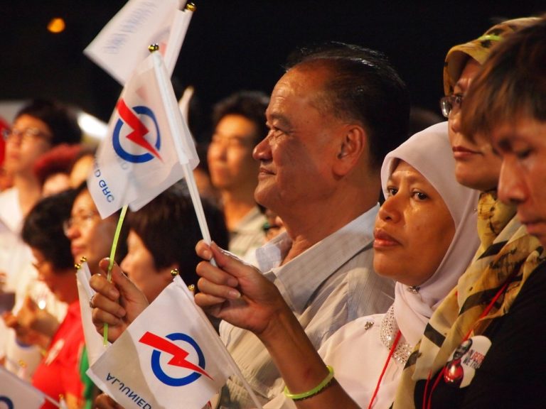person-cheering-sports-politics-singapore-rally-612304-pxhere.com